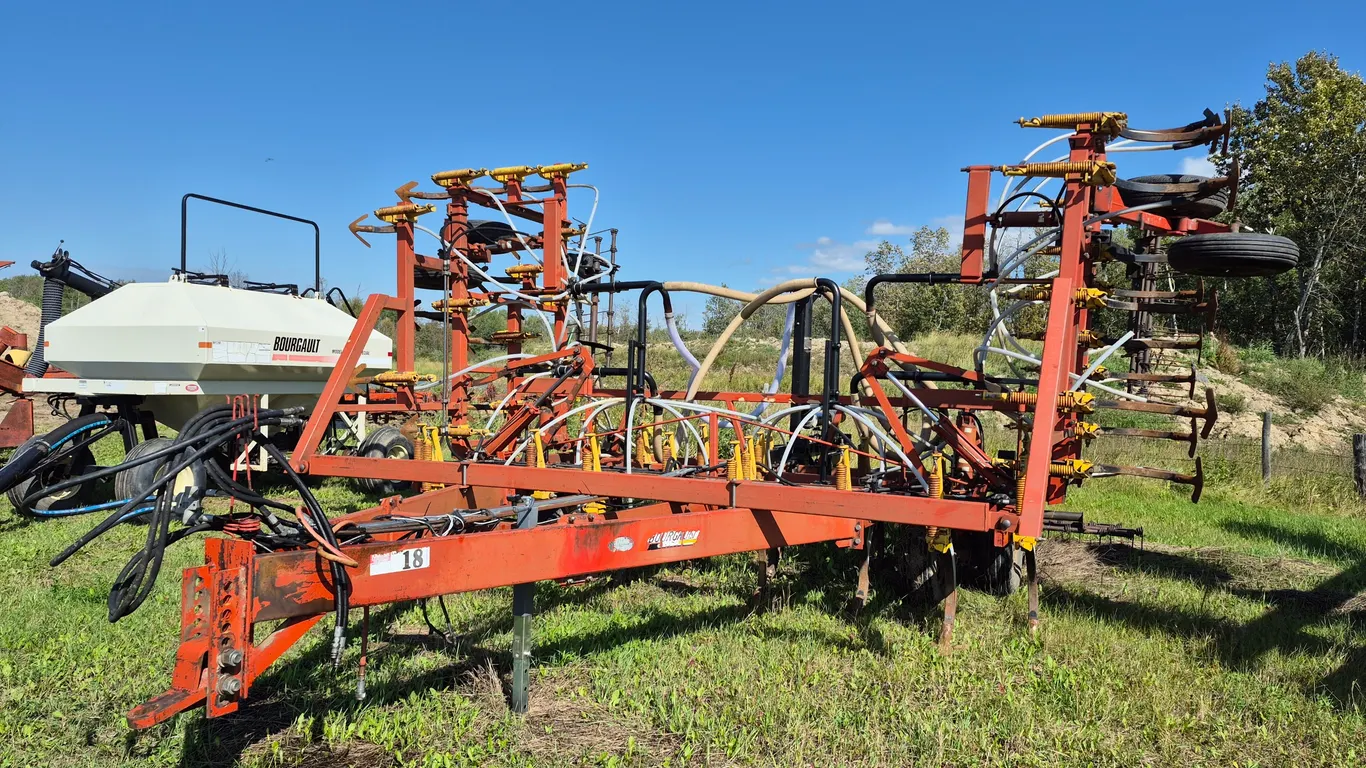BOURGAULT AIR SEEDER