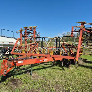 BOURGAULT AIR SEEDER