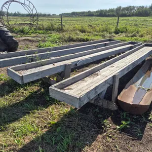 3 WOOD BUNK FEEDERS & 1 METAL FEEDER