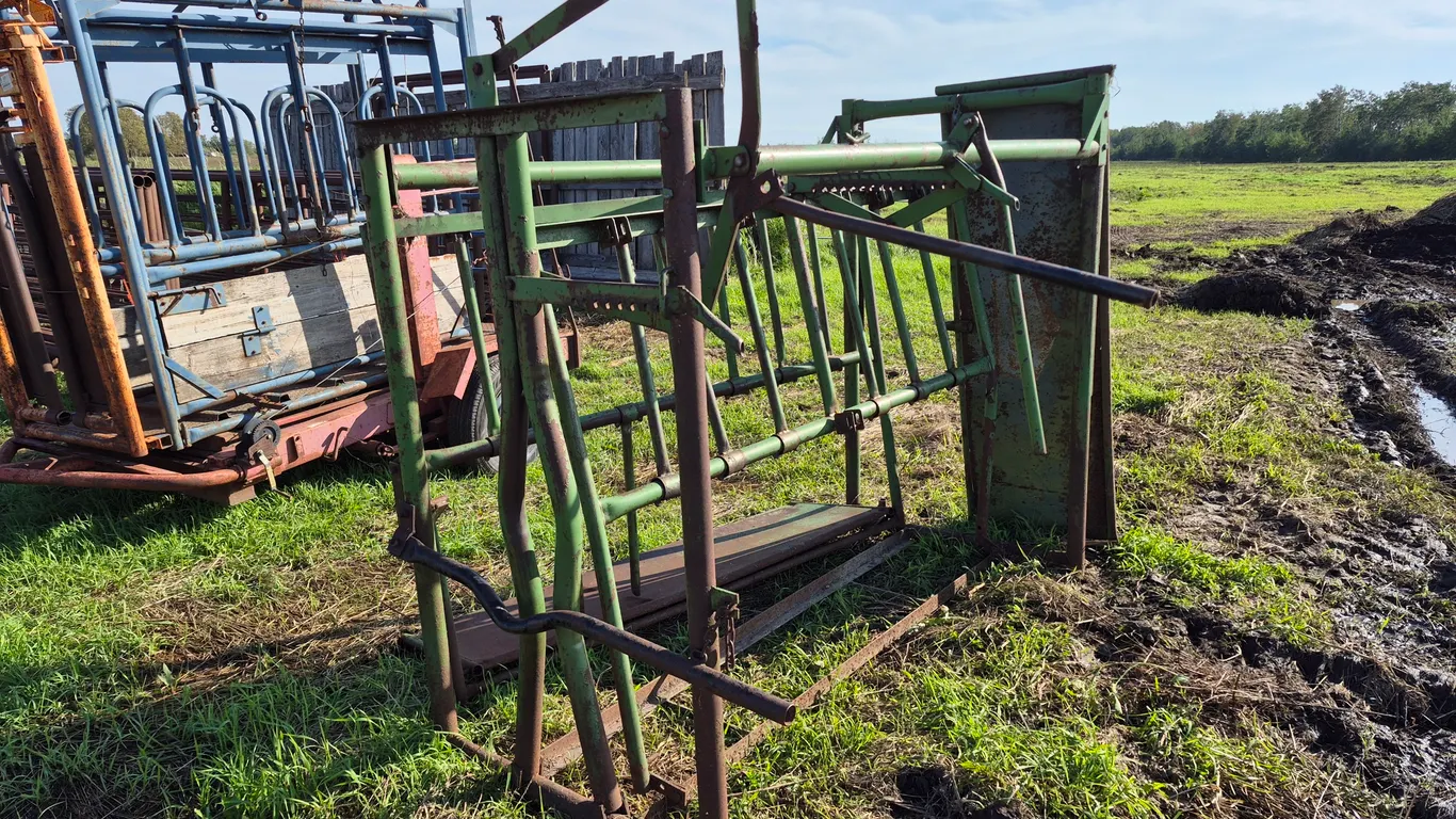 COOP SQUEEZE CHUTE