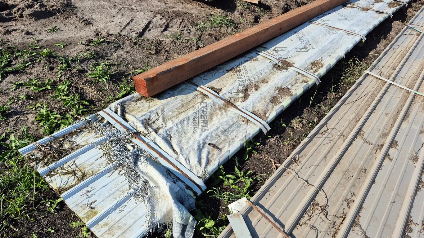 APPROX. 20 - WHITE 24' TIN FLAT