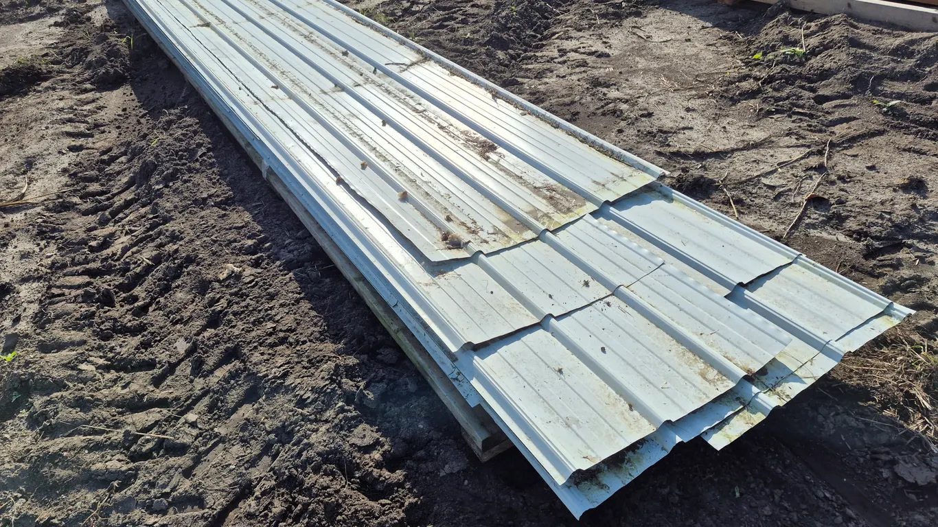 APPROX. 40- VARIOUS LENGTHS OF TIN