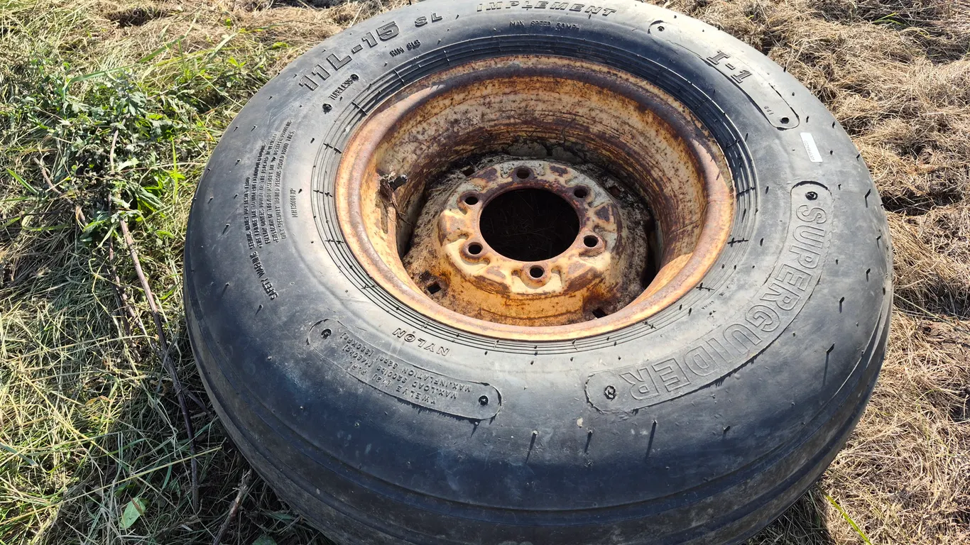 11X15 IMPLEMENT TIRE
