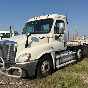 2013 Freightliner Cascadia 125 truck cab and chassis