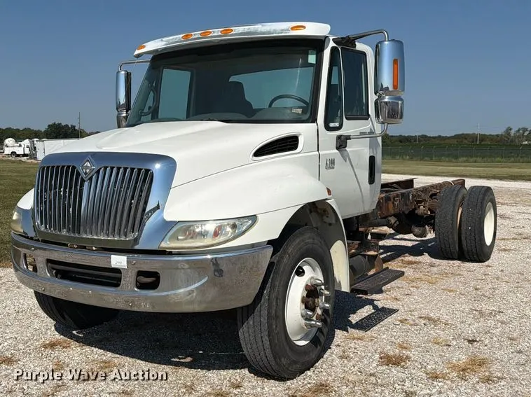 2007 International 4300 truck cab and chassis