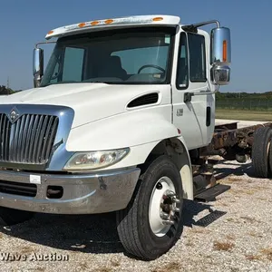 2007 International 4300 truck cab and chassis