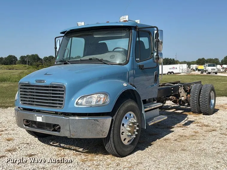 2020 Freightliner S2G truck cab and chassis