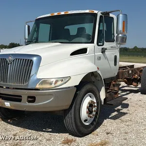 2003 International 4300 truck cab and chassis