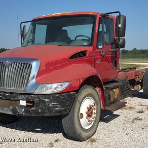 2002 International 4400 truck cab and chassis