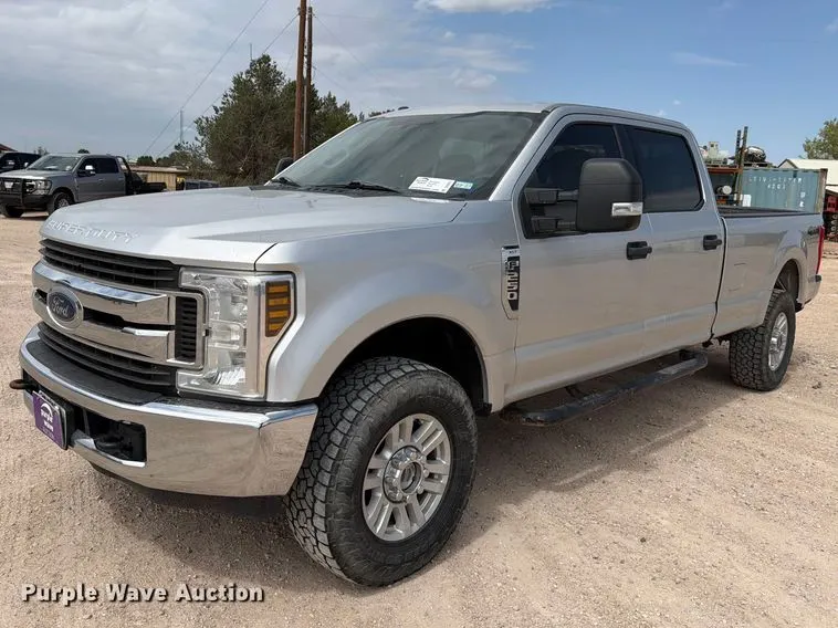 2019 Ford F250 Super Duty Crew Cab pickup truck