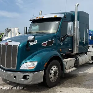2017 Peterbilt 579 semi truck