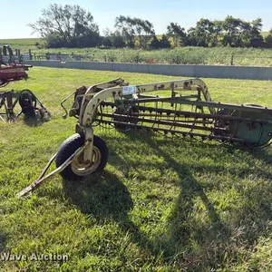 John Deere 640 hay rake