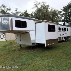 2014 Trails West Sierra 4H horse trailer