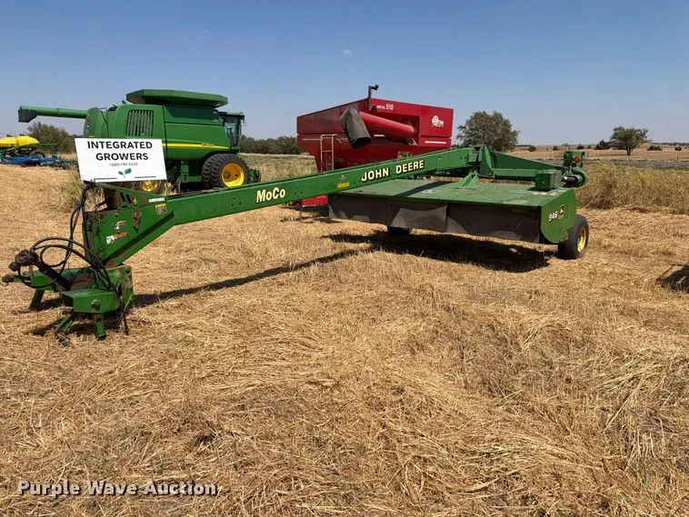 John Deere 946 swather / windrower