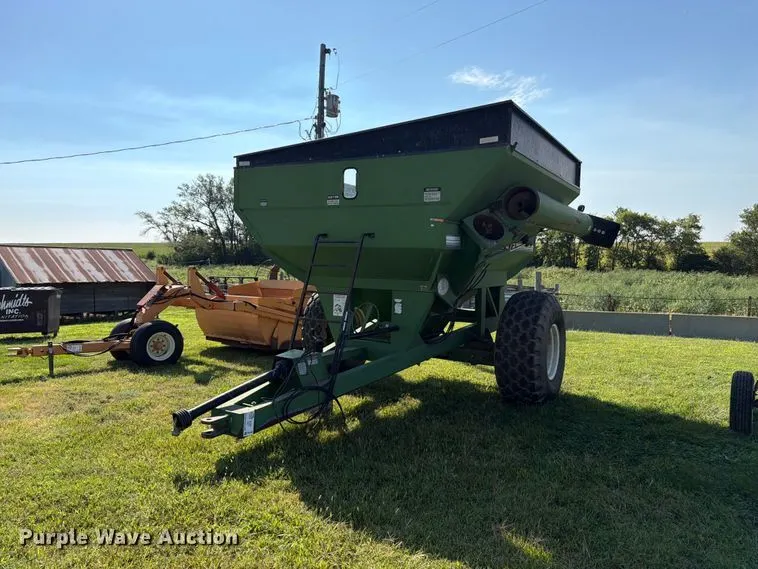 Brent by Unverferth GC472 grain cart