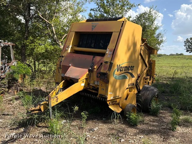 2007 Vermeer round baler