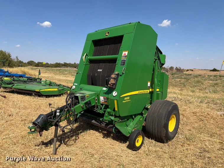 2013 John Deere 469 round baler