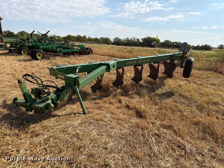 John Deere 2600 6 bottom plow