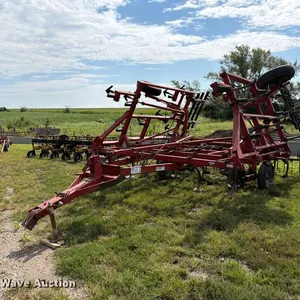 Case 4800 field cultivator