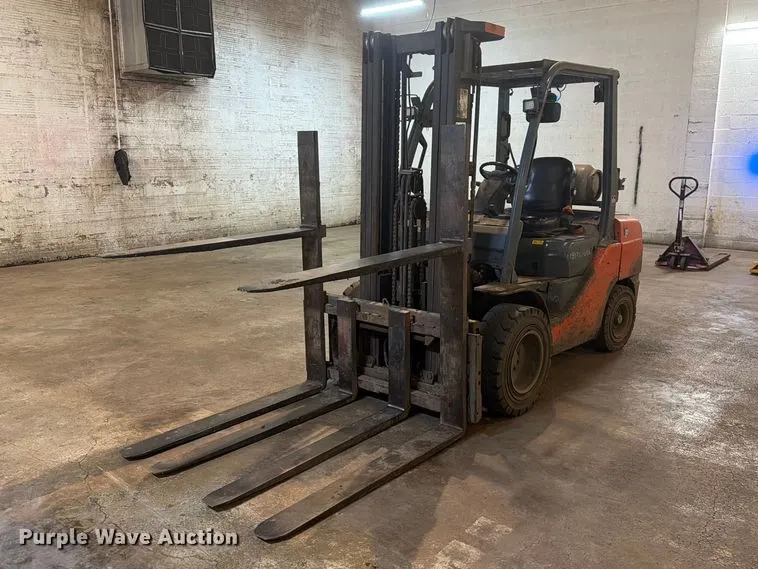 Toyota 8FGU32 forklift