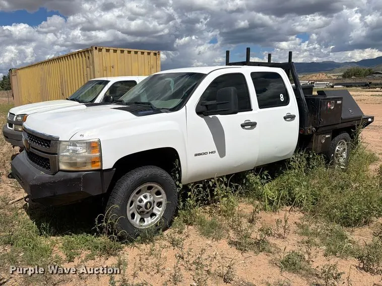 2012 Chevrolet Silverado 3500 HD Crew Cab flatbed pickup truck