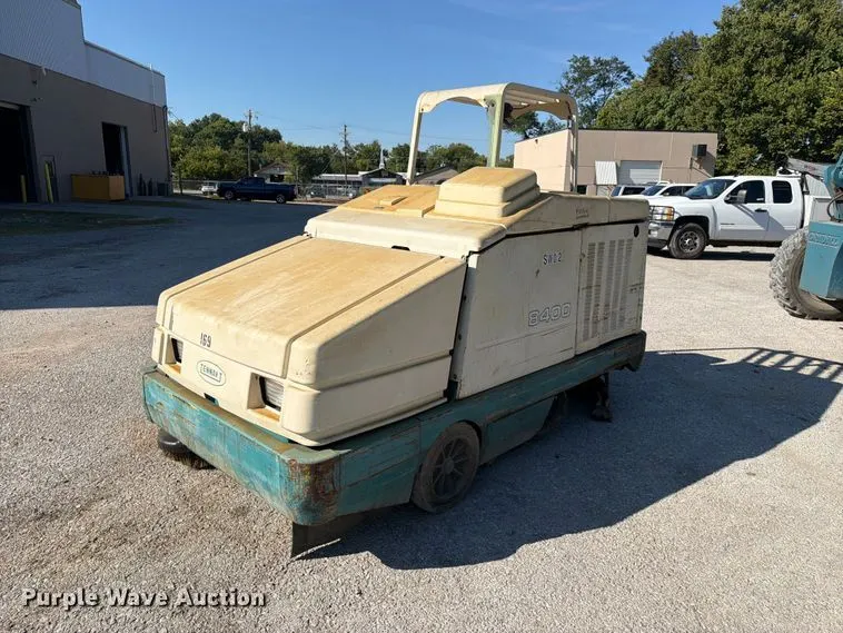 Tennant 8400 sweeper