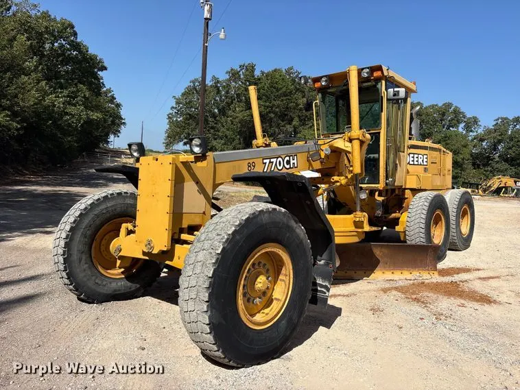 1999 John Deere 770CH motor grader