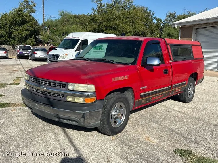 2002 Chevrolet Silverado 1500 pickup truck