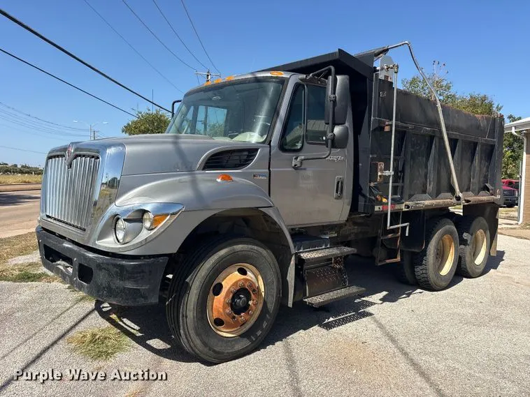 2012 International 7400 dump truck