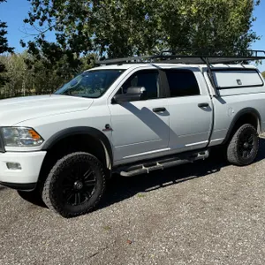 2015 Ram 3500 SLT Crew Cab 4x4 Pick-Up Truck
