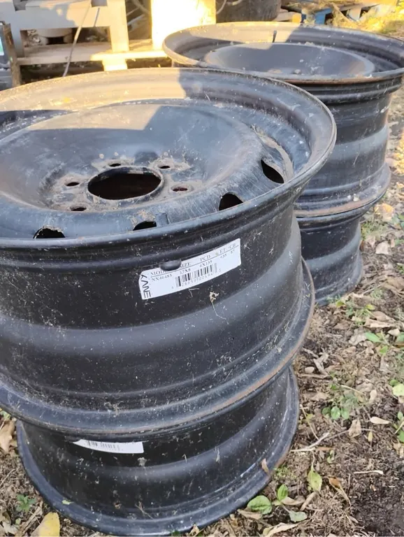 OFFSITE - 6 bolt steel wheels