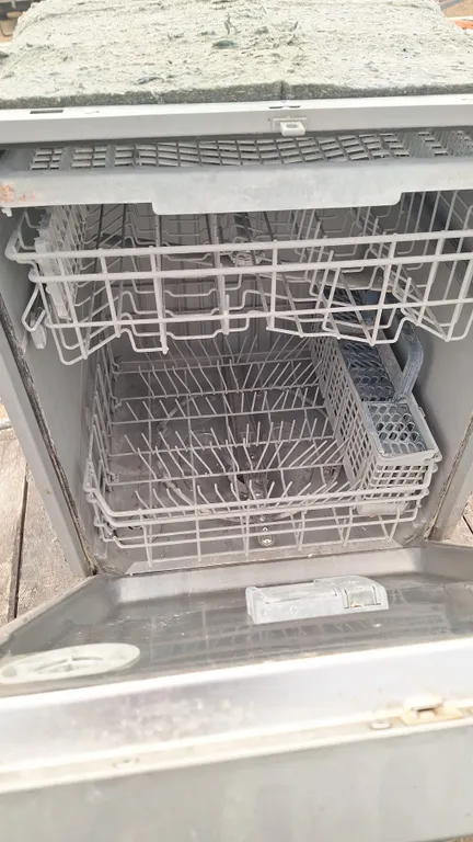Used Samsung dishwasher, worked when it was removed