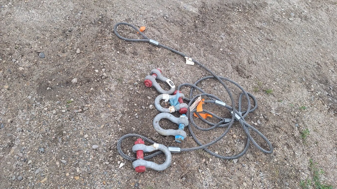 4-Clevices and 3-choker cables