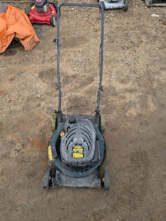21” Yard Works Lawn Mower, 139cc – Working