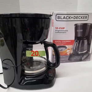 Black & Decker 12-cup Programable Coffee Maker – Good Condition