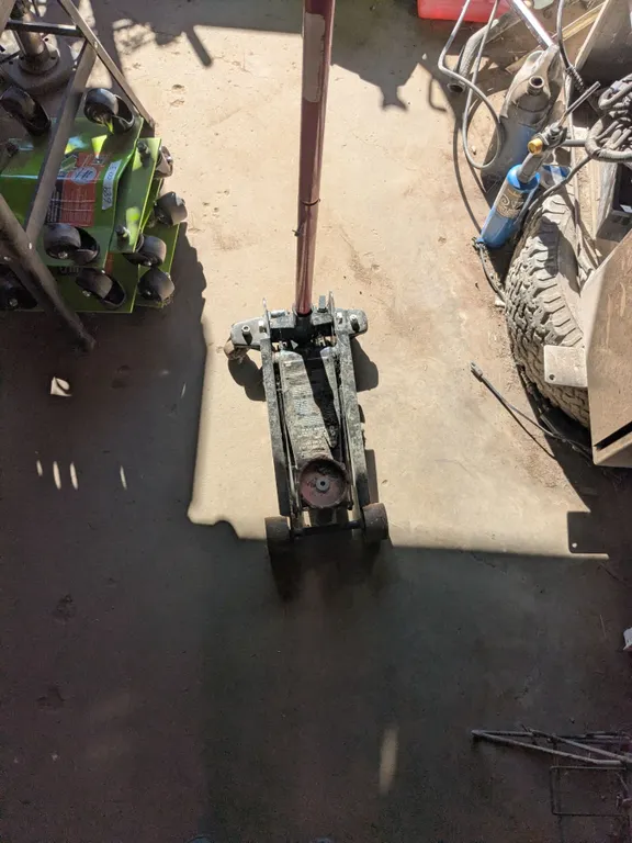*OFFSITE* 3-ton Quick Service Floor Jack