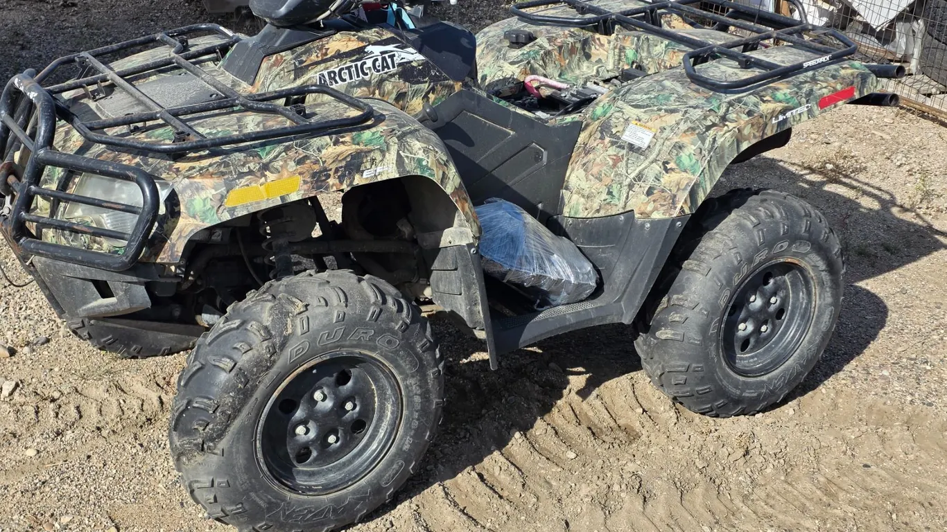 2014 Arctic cat quad- as is - engine apart- VIN: 4UF14ATV7ET209689