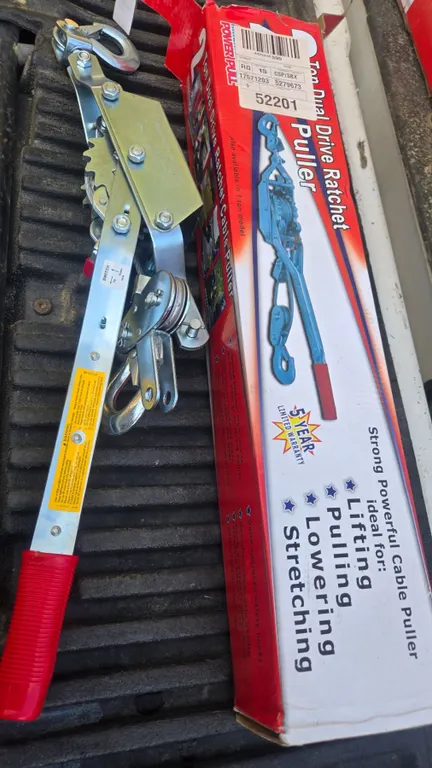 2-Ton Dual Drive Ratchet Puller “Come-A-Long”. Used Once.