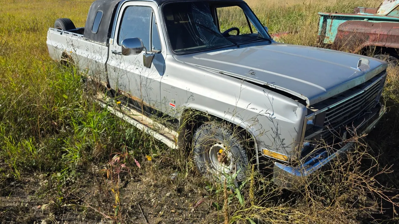 *OFFSITE* Chevy square body truck- diesel- as is