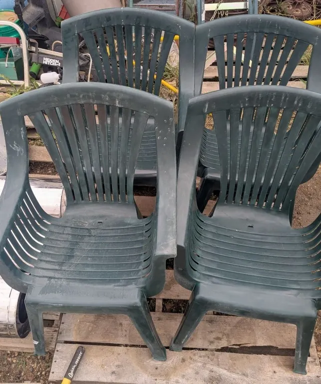 Set of (4) Plastic Patio/Deck Chairs
