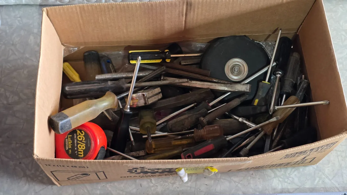 Asst. Tool Lot – Screwdrivers etc.