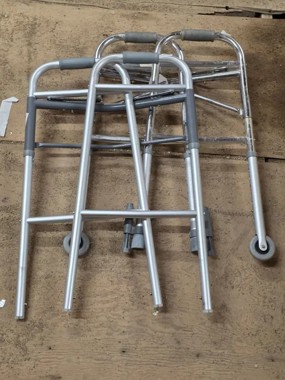 2 mobility walkers