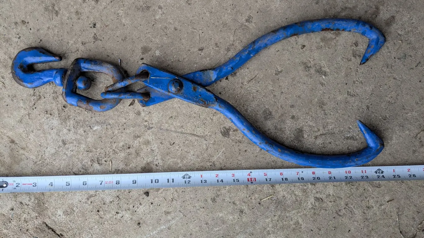 Heavy Duty Log Skidding Tongs w/ Swivel Hook