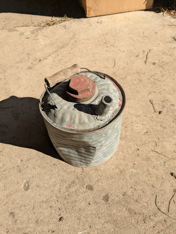 Vintage galvanized gas can- 1 gallon