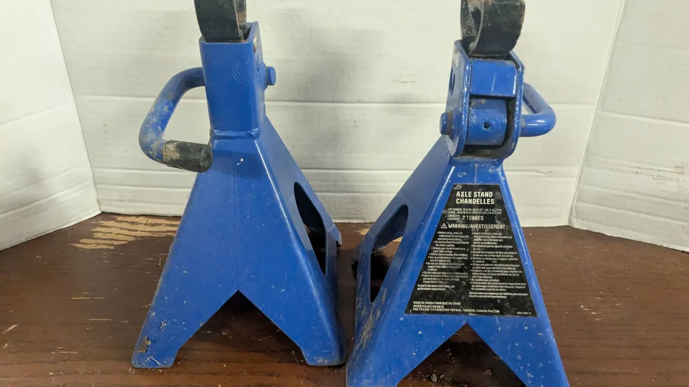 (2) 2-ton Jack Stands