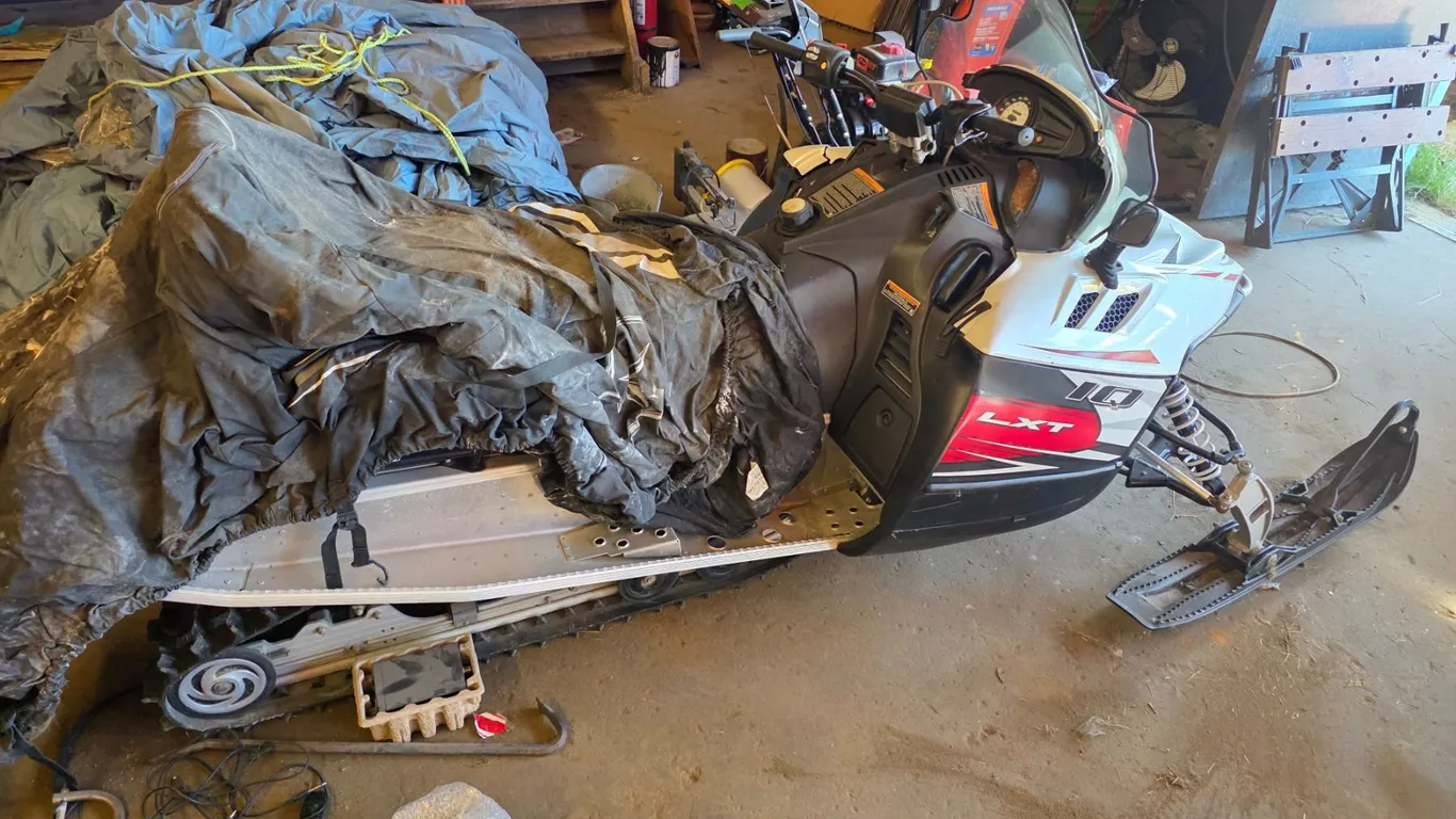 *OFFSITE* Polaris snow mobile- VIN: SN1PT5BE7BC133378.