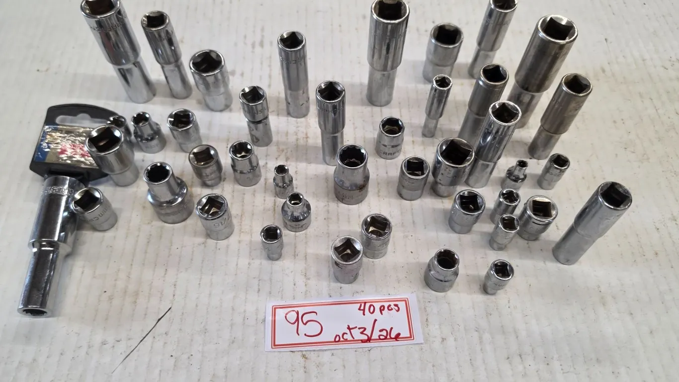 (40) Assorted Sockets