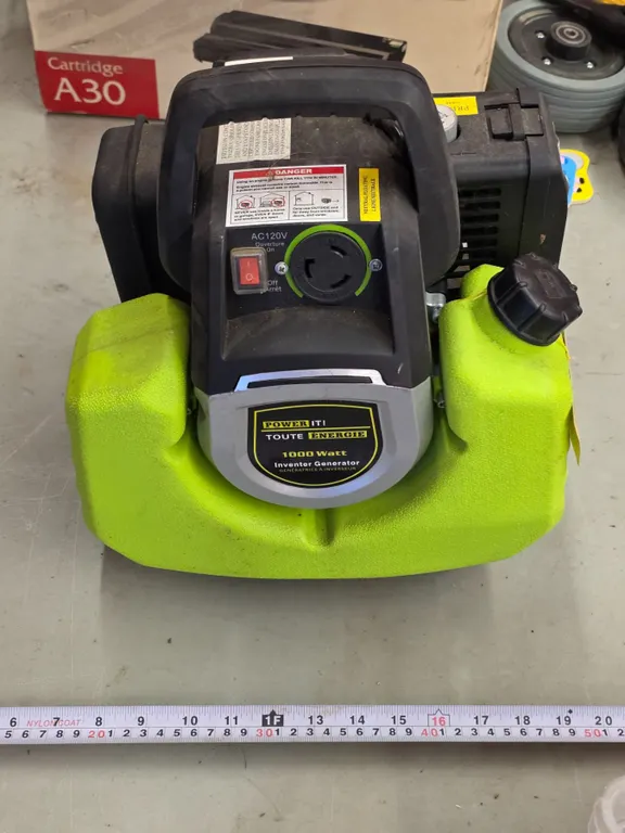 *OFFSITE* 1000 Watt Gas Generator - Working