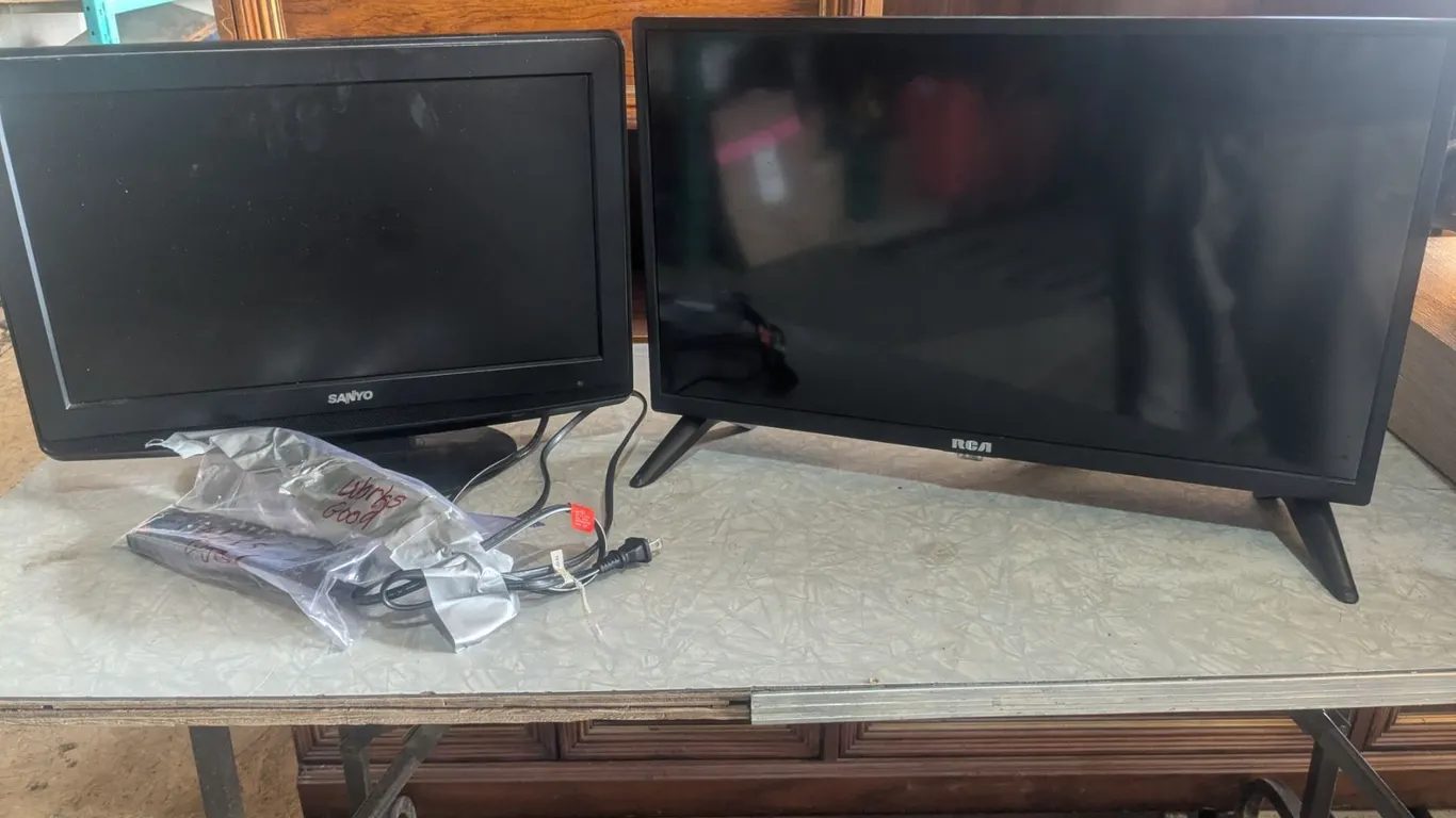 18” Sanyo LCD TV w/ Remote & RCA 24” LCD TV (no remote) – Both Working
