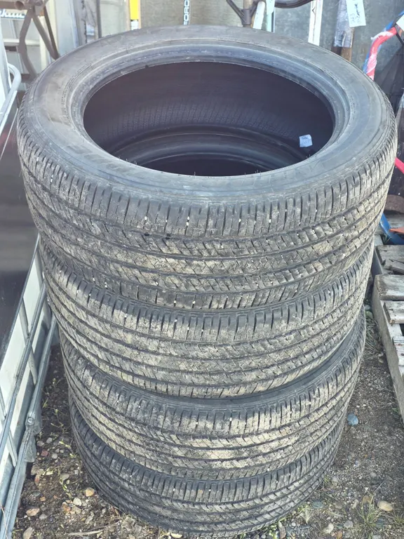 (4) Bridgestone Dueler 265/50r20 107T M+S Tires